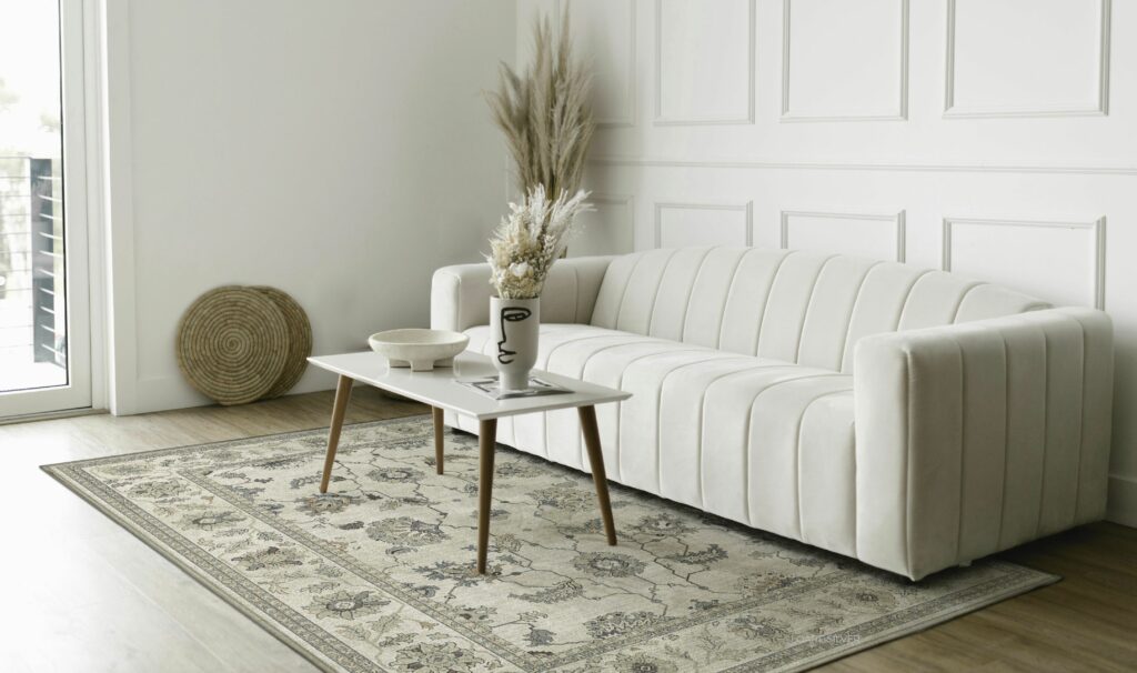 dywan do salonu z wiskozy o jedwabistym połysku w odcieniu jasnego beżu